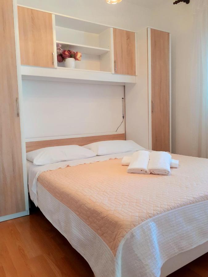 Open Sea Apartmani Grebaštica Kültér fotó